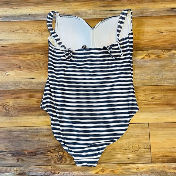 Women’s NIPTUCK Shaping Swimsuit Navy Blue and White Stripe Size 12 - Picture 2 of 4